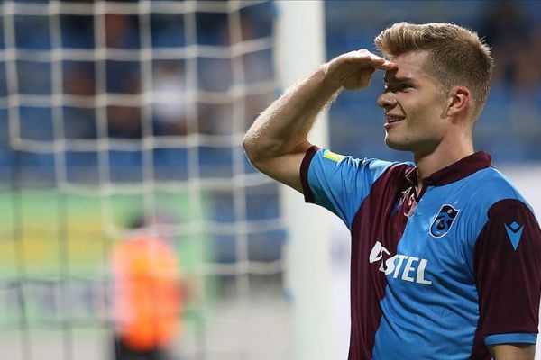 Trabzonspor'u golcü oyuncusu Sörloth taşıyor