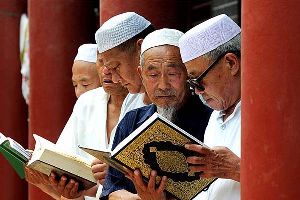 Çin’den, Kur’an ve İncil'le ilgili tepki çekecek karar