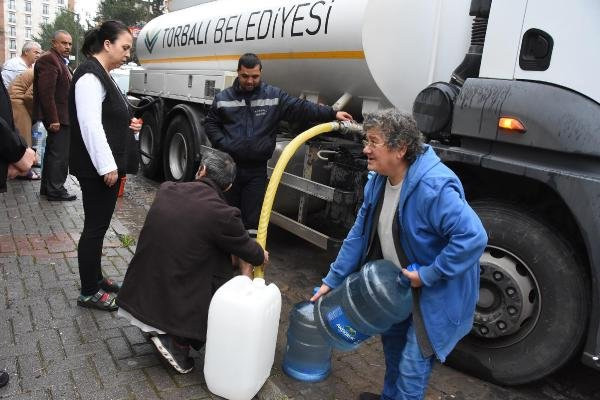 İzmir'de su çilesi sürüyor: Tankerle su dağıtımı yapıldı