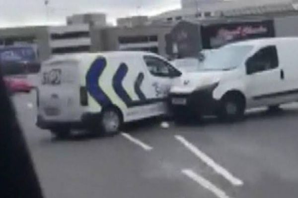 Öfkesine hakim olamadı, trafikte terör estirdi