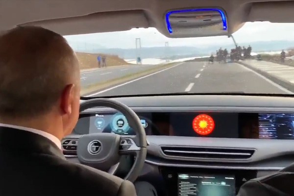 Erdoğan 'Türkiye'nin Otomobilini' test etti