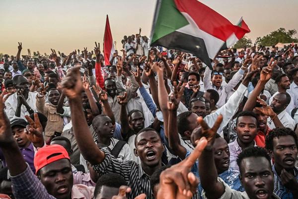 Sudan'da 27 istihbaratçı idam edilecek, eski istihbarat başkanı aranıyor