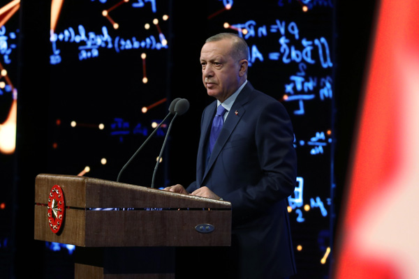 Cumhurbaşkanı Erdoğan: Devrin otomobilinin önünü kesemeyecekler