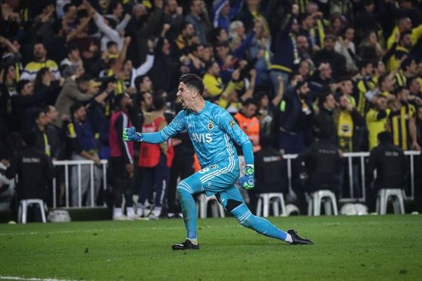 Fenerbahçe'nin vazgeçilmezi Altay Bayındır