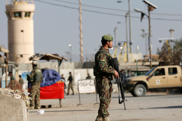 Taliban'dan karakola saldırı: 20 ölü