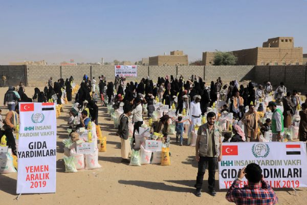 11 bin Yemenliye yardım
