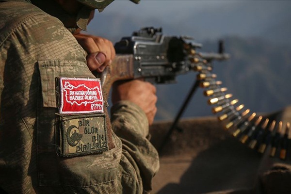 'Pençe-3 harekat bölgesinde iki asker şehit oldu'