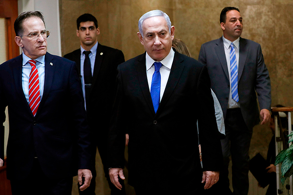 Yunanistan ziyaretini yarıda kesip, ülkesine döndü