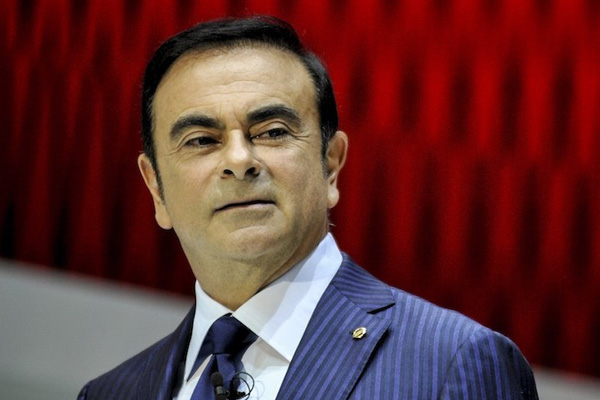 Firari CEO Carlos Ghosn, 13 saat 'hayalet yolcu' olarak uçmuş