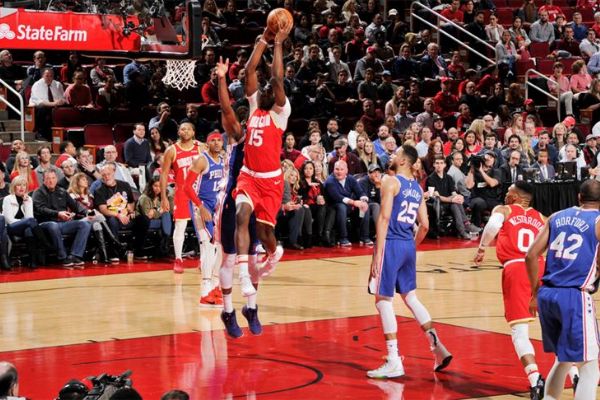 NBA'de Houston Rockets ve Los Angeles Lakers, rakiplerini yıldızlarıyla yendi