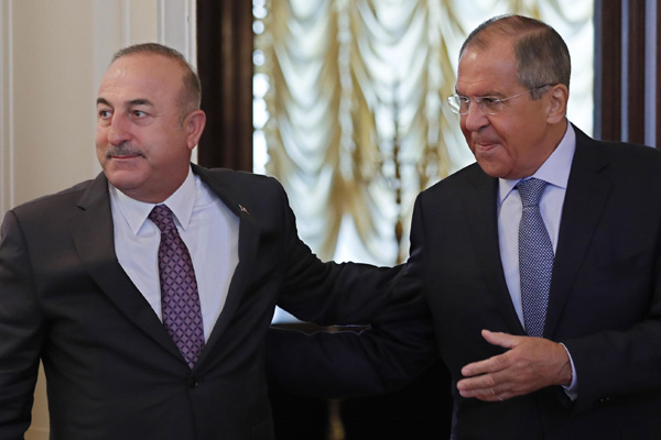 Çavuşoğlu, Rus mevkidaşı Lavrov ile görüştü