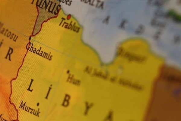 Hafter'e bağlı savaş uçakları askeri okula saldırdı