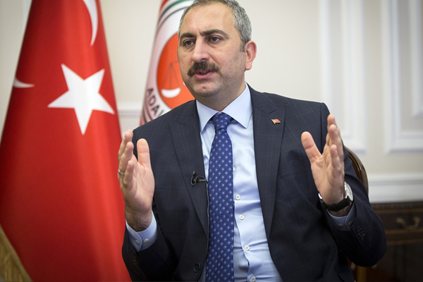 Adalet Bakanı Abdülhamit Gül'den Kürtçe çıkışı