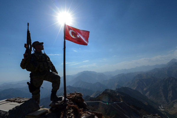 'Asker Libya'ya peyderpey gidiyor'