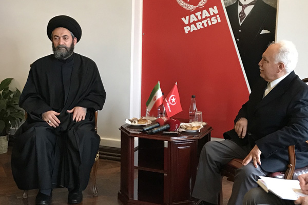 Hamaney’in temsilcisi Doğu Perinçek'i ziyaret etti