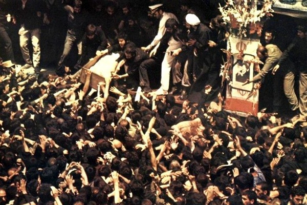 Humeyni ve Süleymani'nin cenazesinde dikkat çeken benzerlik