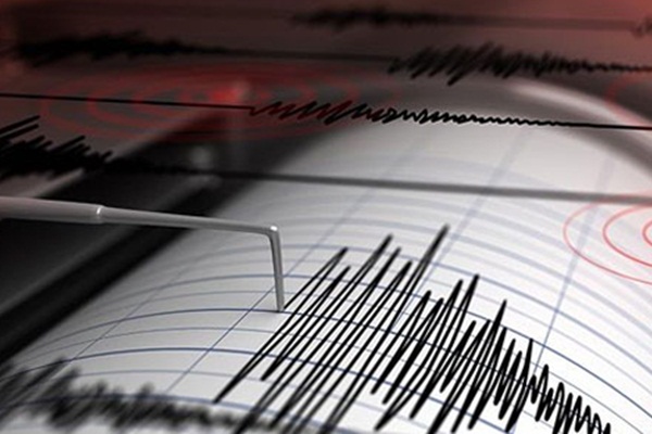 İran'da nükleer tesis yakınlarında şiddetli deprem
