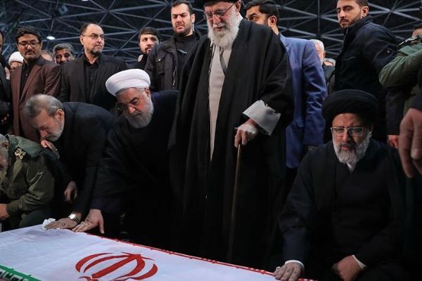 Kasım Süleymani'nin cenazesi Kirman'da toprağa verildi