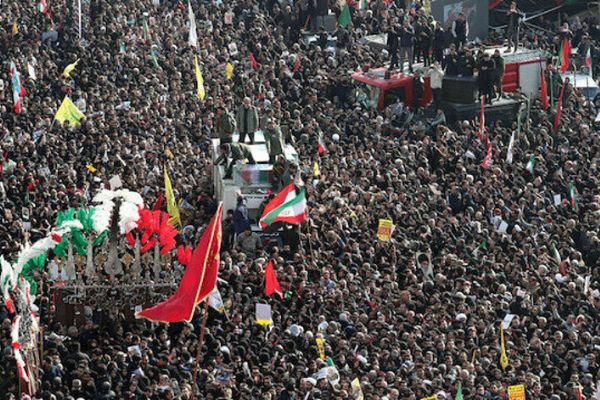 Süleymani'nin cenazesinde izdiham