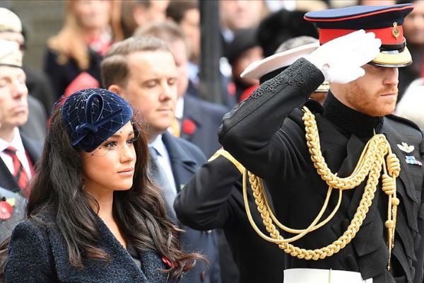 İngiltere'de Prens Harry ve eşi Kraliyet ailesi üst düzey üyeliğini bırakıyor