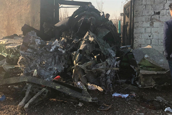 Ukrayna'dan düşen uçakla ilgili kritik açıklama: Füze ile düşürülmüş olabilir