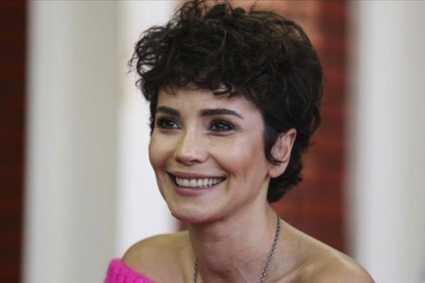 Songül Öden Tiyatro Sahnesinde