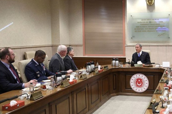 Bakan Akar ve James Jeffrey'den kritik görüşme