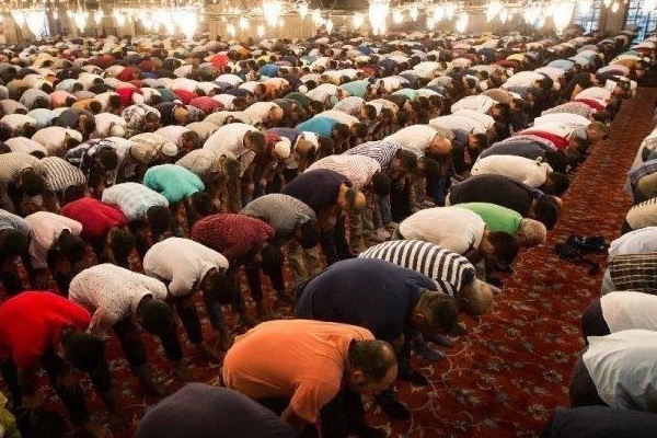 Müftülük 'Cuma namazı kısalıyor mu?' haberleriyle ilgili açıklama yaptı