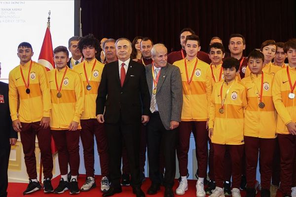 Galatasaray Kulübünde olağanüstü divan kurulu toplantısı yapıldı