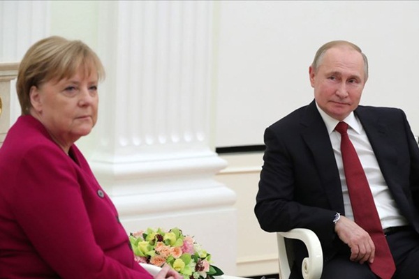 Putin'den Libya açıklaması