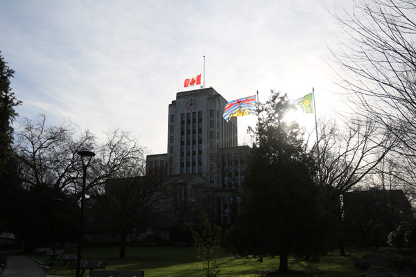 Kanada'da bayraklar yarıya indirildi