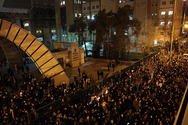 Trump'tan İran'daki rejim karşıtı protestoya destek