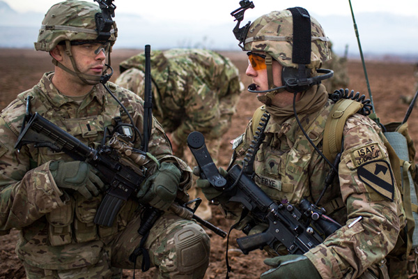 Afganistan'da iki ABD askeri Taliban tarafından öldürüldü