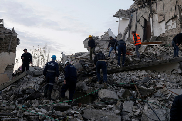 Türkiye Arnavutluk’a 500 konut inşa edecek