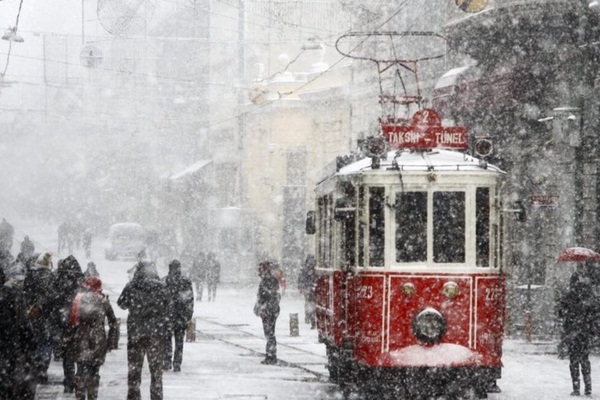 İstanbul'a beklenen kar geliyor