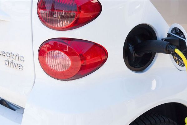 Almanya'da elektrikli otomobile geçiş 410 bin kişiyi işsiz bırakabilir