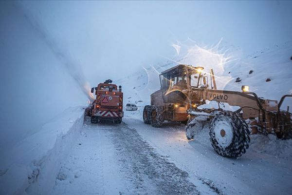 Şırnak dağları 'kar kaplanları' sayesinde aşılıyor