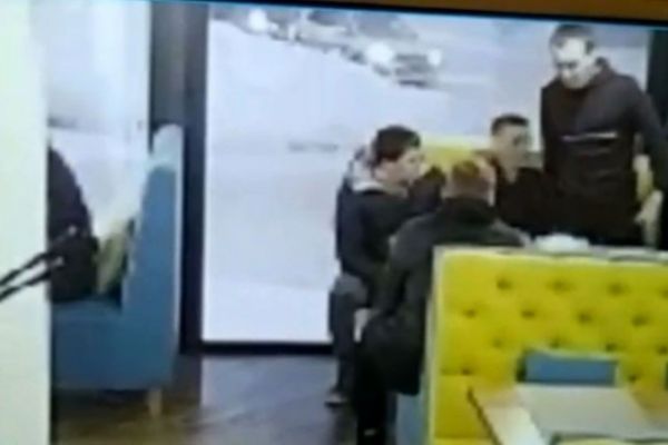 Rusya'da iş görüşmesinde sinirlenen şahıs ortağını vurdu