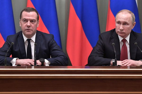 Rusya'da neden başbakan değişti?