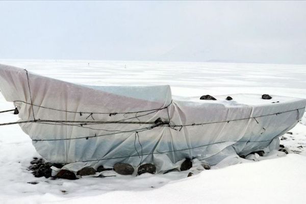 Türkiye'nin en yüksek rakımlı gölü buzla kaplandı