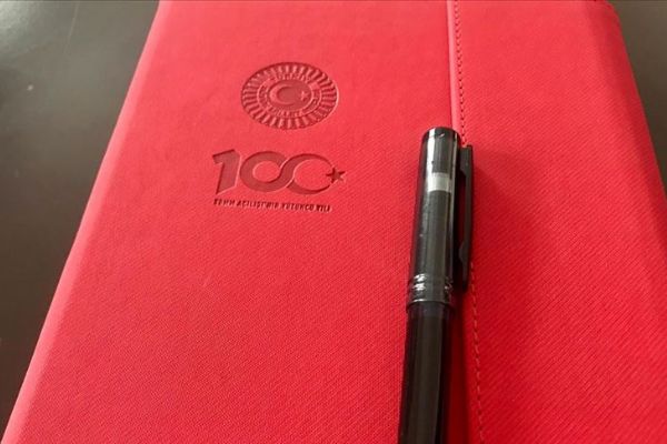 Meclis Başkanlığından milletvekillerine 100. yıla özel 'akıllı' ajanda