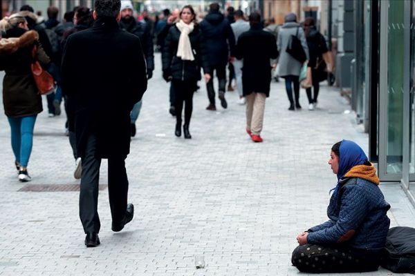 AB'nin kalbi Brüksel'de dilencilik toplumsal soruna dönüşüyor