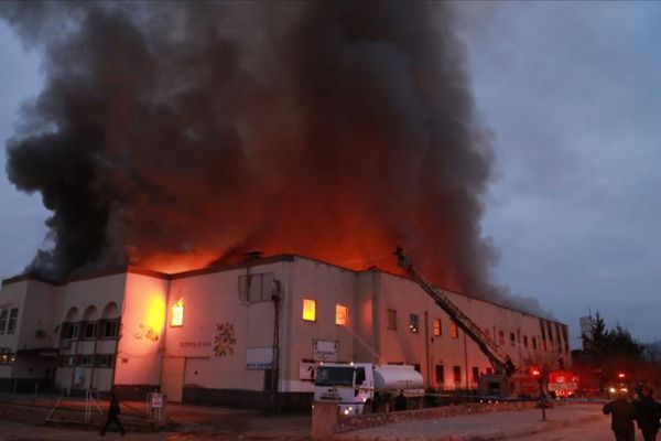 Tokat'ta 75. Yıl Yazmacılar Çarşısı'nda yangın