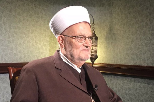 İsrail'den Şeyh Sabri'ye Aksa'ya giriş yasağı