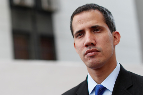 Venezuela'dan çıkış yasağı bulunan Guaido Brüksel'e gidecek