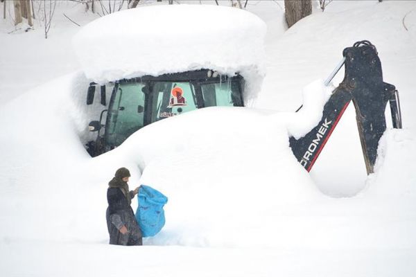 Hakkari'deki bazı köylerde 'kar esareti' yaşanıyor