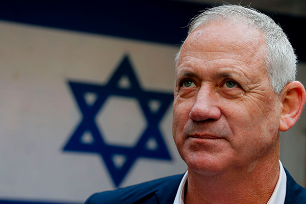 Netanyahu’nun tuzak kurmasından korkan Gantz, Trump’ın davetini reddetme eğiliminde!