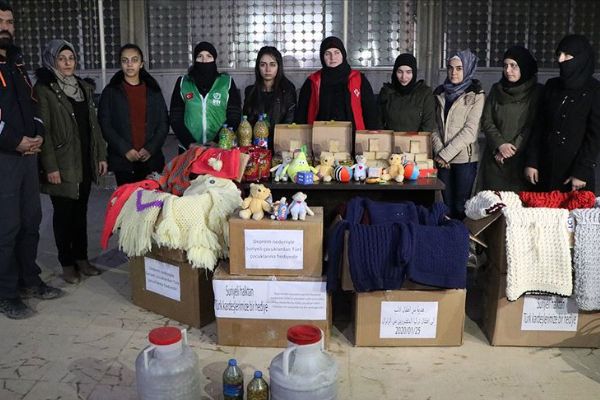 Afrinli kadınlardan Elazığ'daki deprem bölgesine yardım