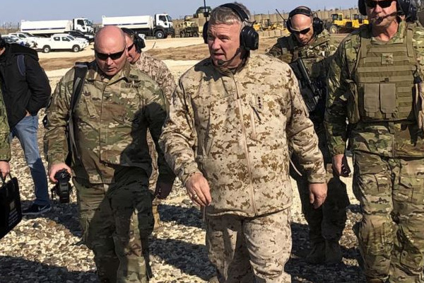 ABD'li komutan McKenzie YPG'li Mazlum Kobani ile görüştü