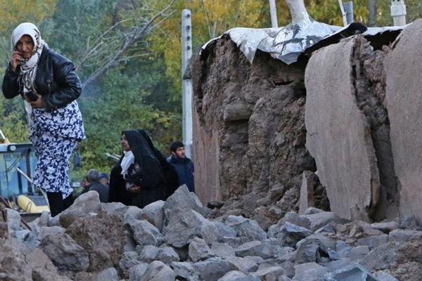 İran'da dünkü depremde 33 kişi yaralandı